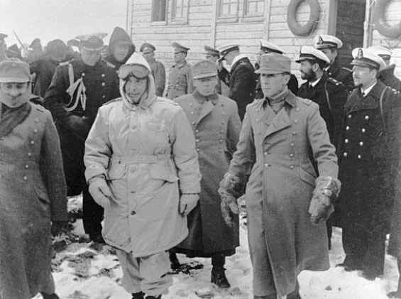 Gabriel González Videla inaugura la Base General Bernardo O'Higgins en la Antártica, el 18 de febrero de 1948. 